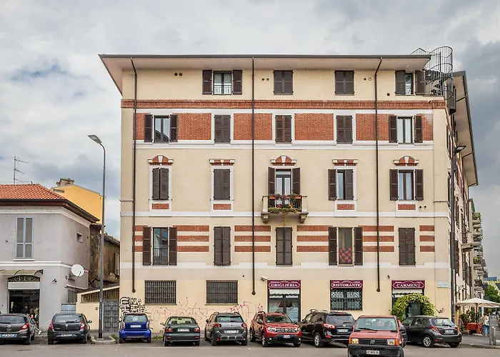 Life is Beautiful Design LOFT Navigli Romolo, SmartTV, WiFi, AC&street parking